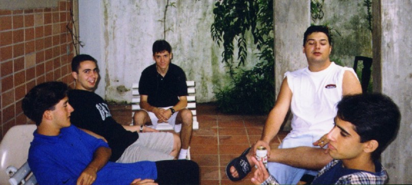 niver03.jpg (77004 bytes)